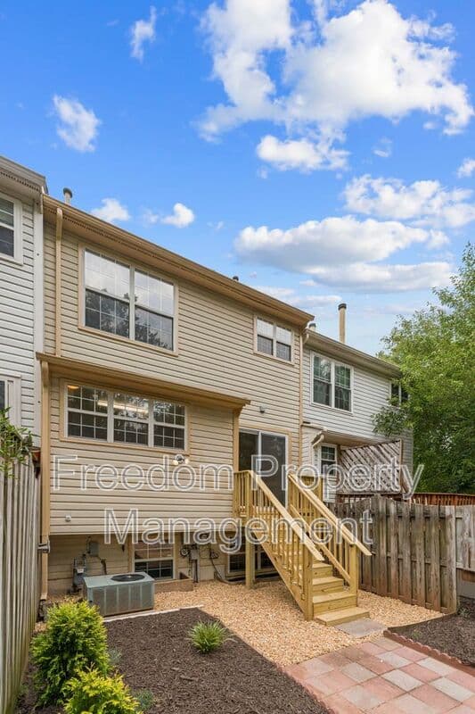 Manassas Townhome: 8644 Sanderling Dr