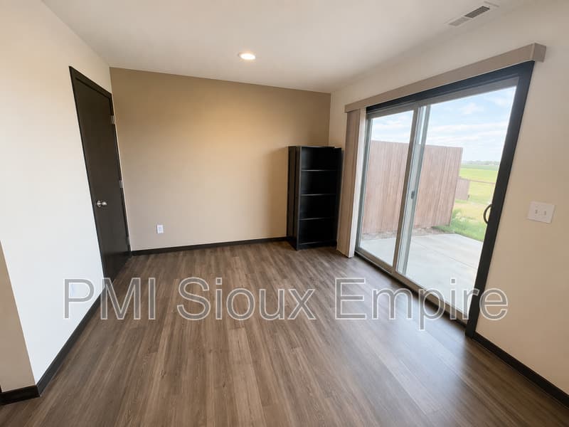 Sioux Falls Townhome: 9600 W Broek Dr