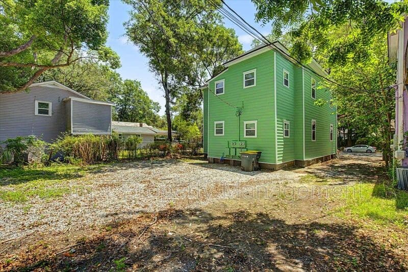 Savannah Condo: 638 E 37th St