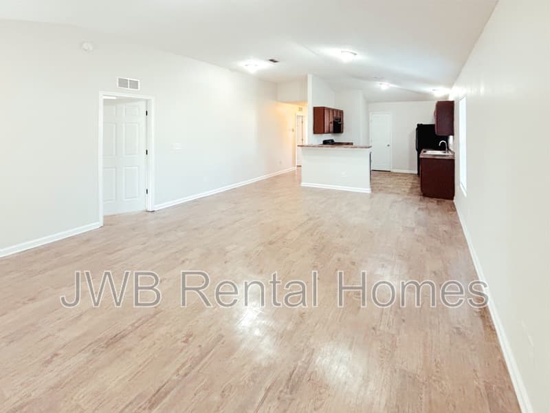 Jacksonville House: 2833 Circle St E