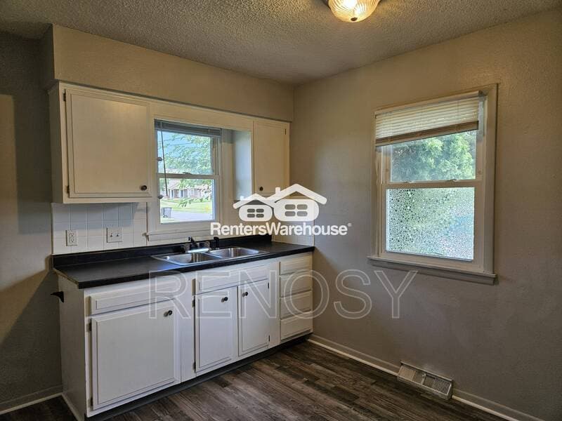 Des Moines House: 3310 SE 5th Street