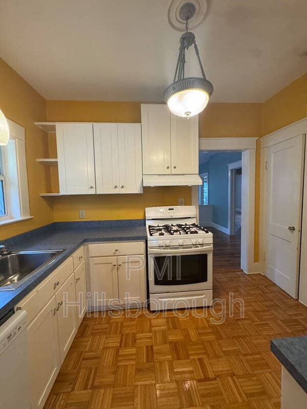 Tampa House: 1403 E Paris St