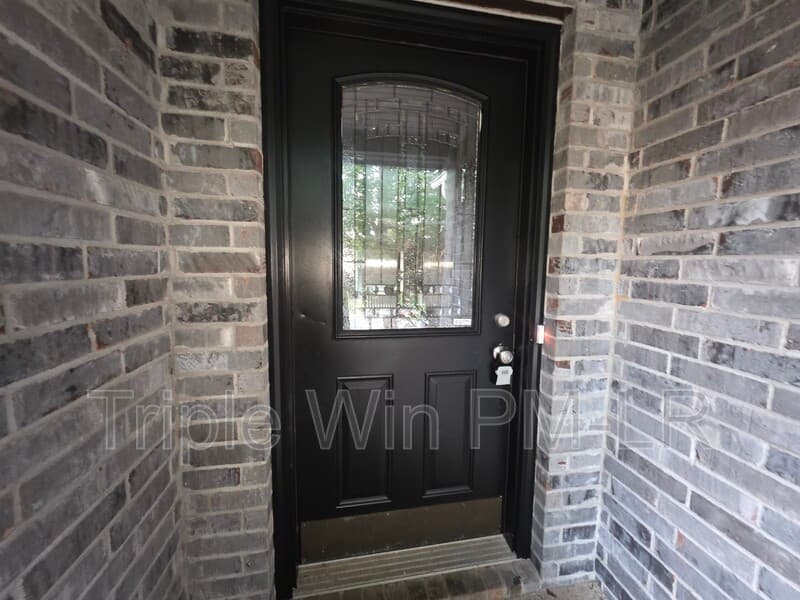 Little Rock House: 12512 Woodbury Dr