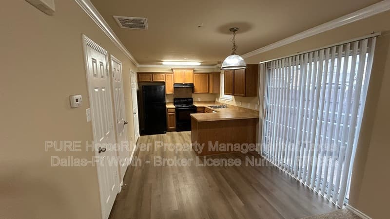 Duncanville House: 611 Oriole Blvd