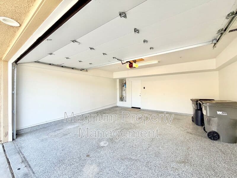 Murrieta House: 35792 Hazelhurst St