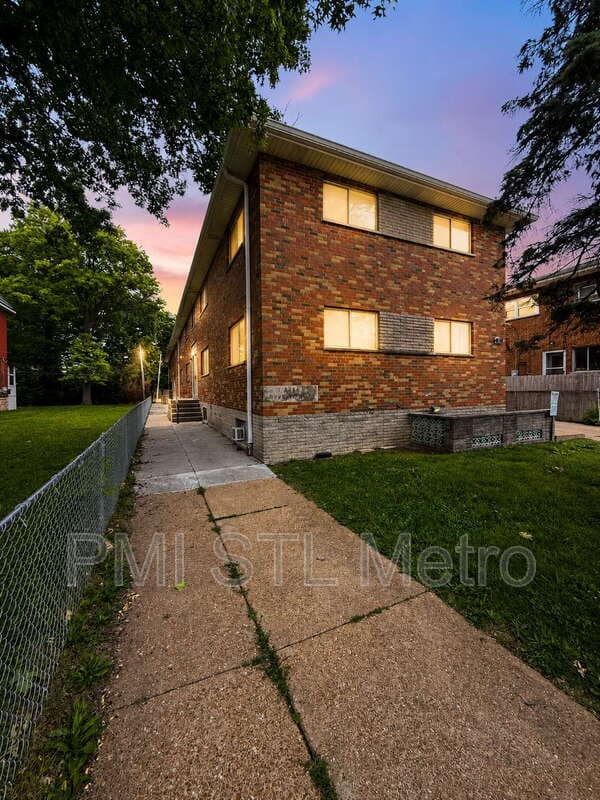 St. Louis Condo: 4838 South Broadway Street Unit B