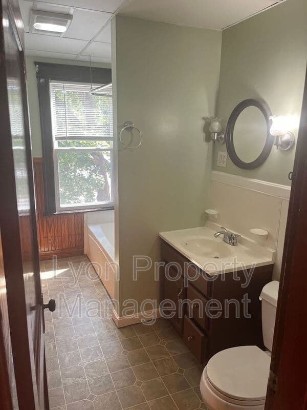 Woonsocket Condo: 352 Manville Rd