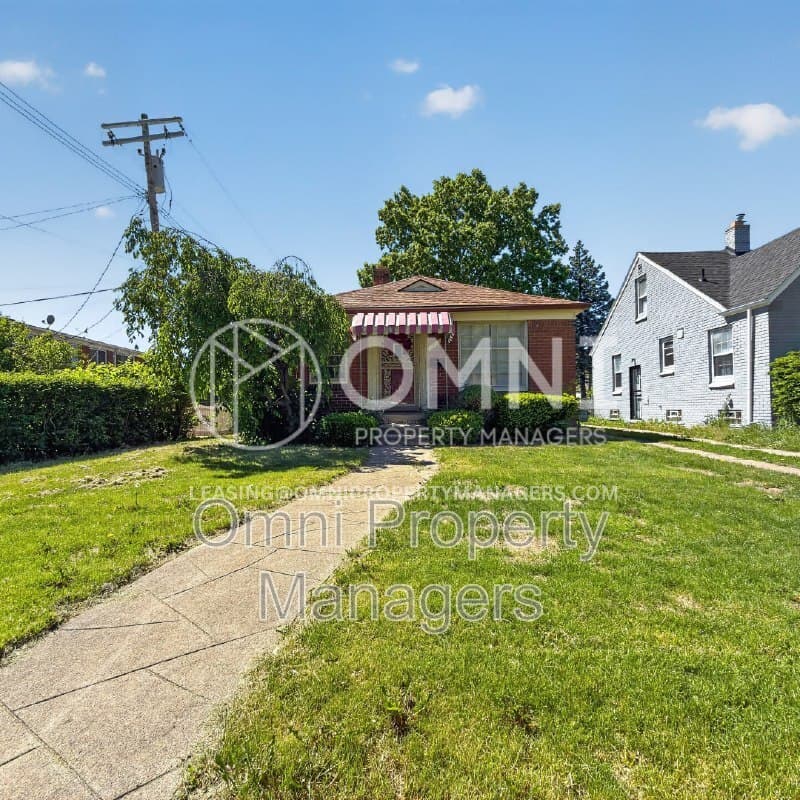 Detroit House: 11529 Roxbury St