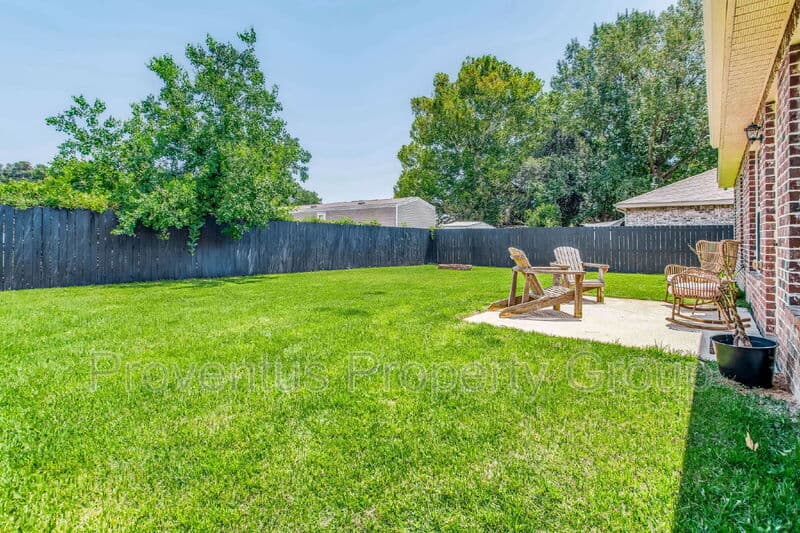 Mary Esther House: 215 Green Dr