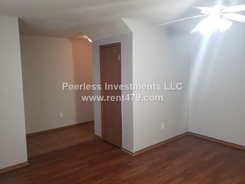 Springdale Condo: 1043A Vale St