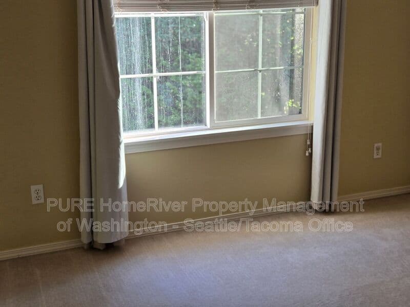 Auburn House: 5316 S 282nd Way