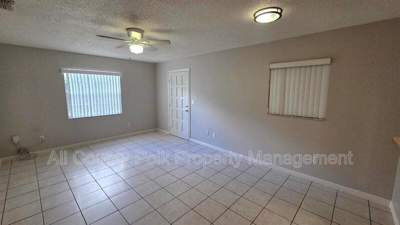 Lakeland Condo: 519 Duchess Ct