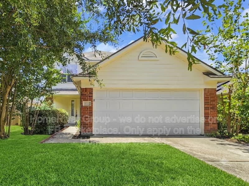 Houston House: 14007 Marners Ct