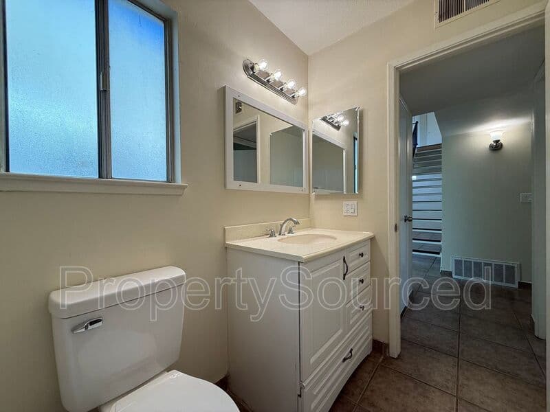 Modesto House: 317 De Vega Ct