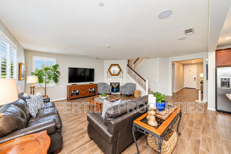 San Bernardino House: 18040 Deerberry Way
