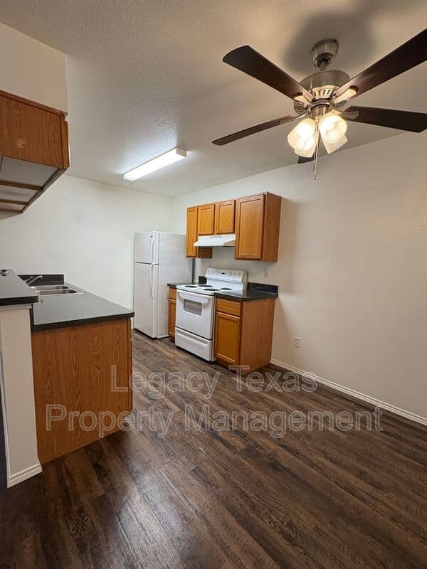 Cleburne House: 641 C WOODARD
