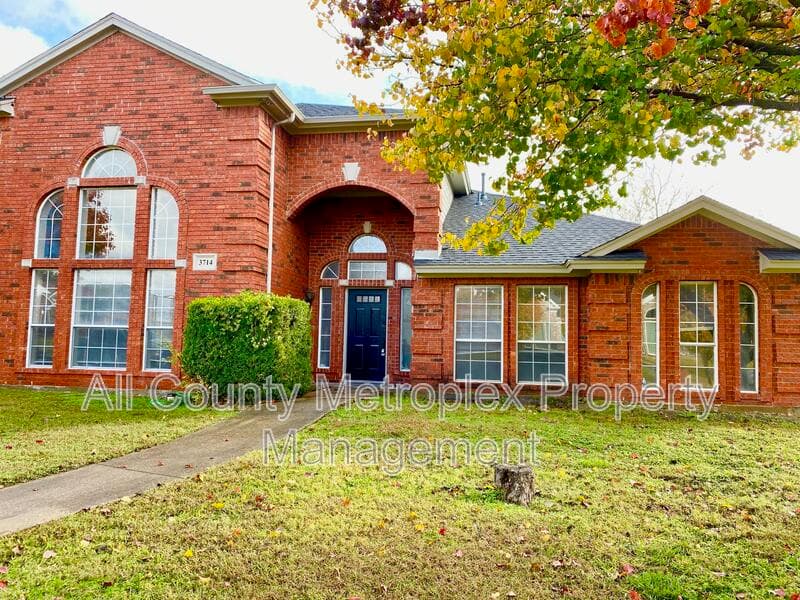 Rowlett House: 3714 Catalina St