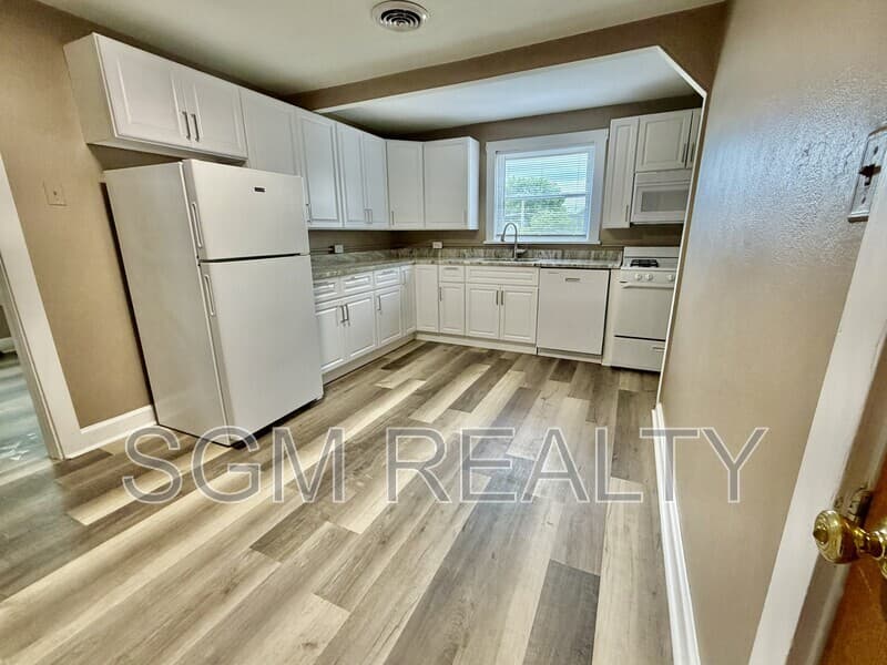 Waterloo Condo: 316 W Mill St