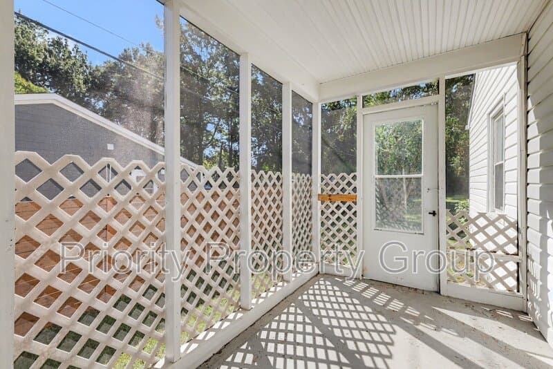 Charlotte House: 1317 Remount Road