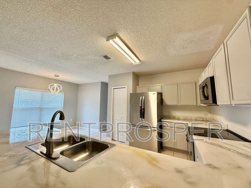 Kissimmee House: 677 Elbridge Dr