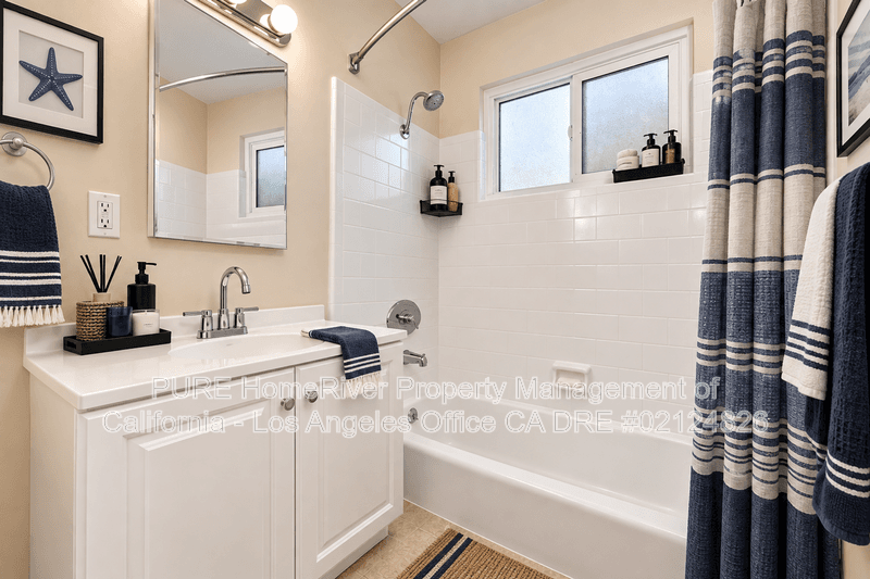 Sherman Oaks House: 4427 Murietta Ave