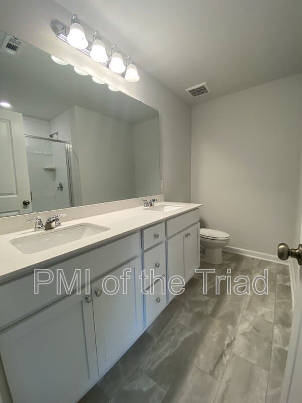 Jamestown Townhome: 4006 Beckton Trail