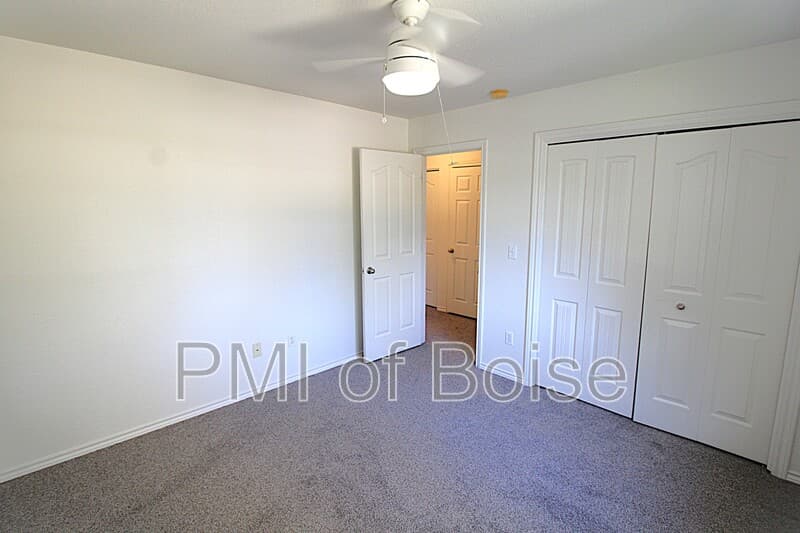 Nampa Townhome: 1059 E Iowa Ave