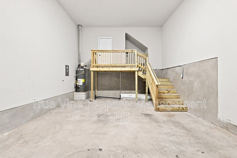 Converse House: 9102 Devils River
