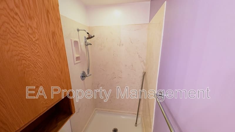 Albuquerque House: 2837 Palomas Dr NE