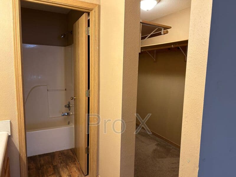 Springdale House: 315 Texas Ln