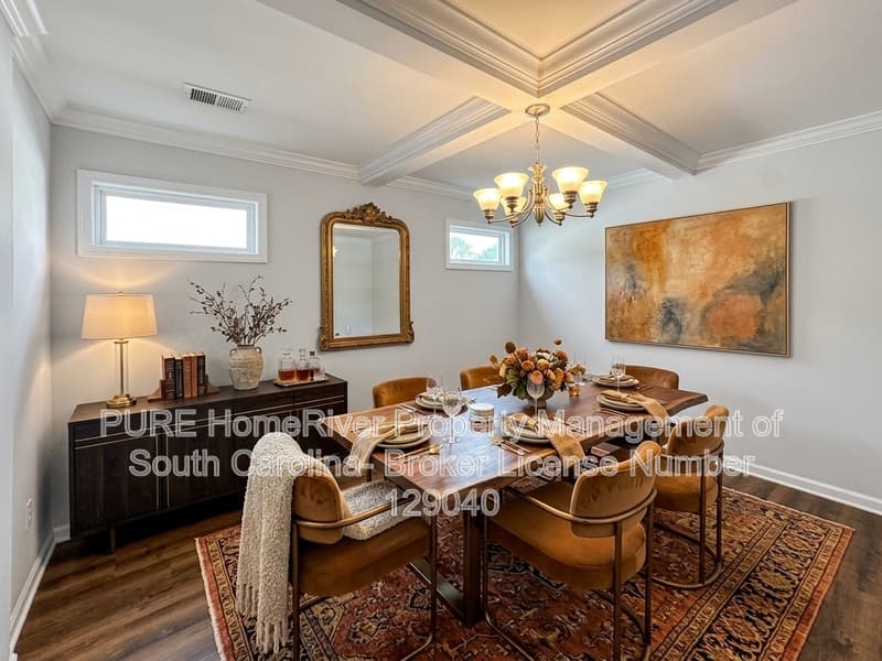 Sumter House: 355 Niblick Dr