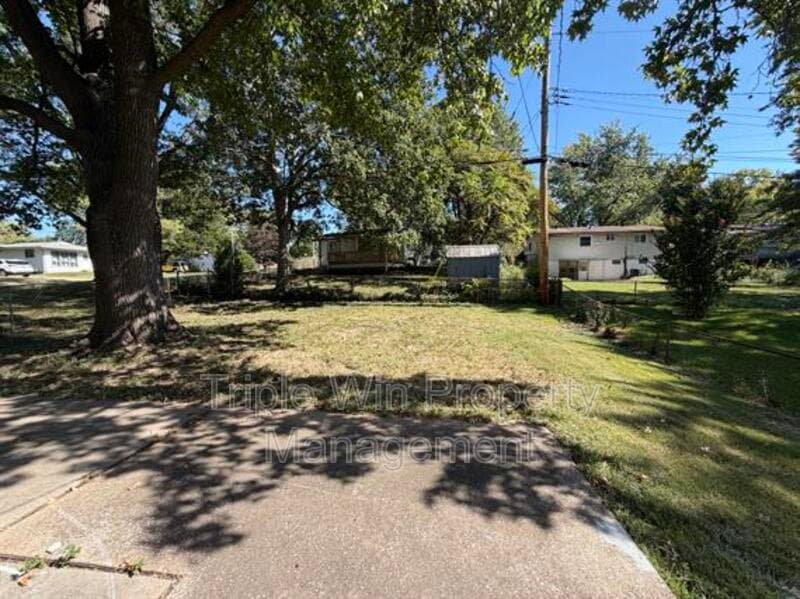 Hazlewood House: 8314 Richwood Ln.