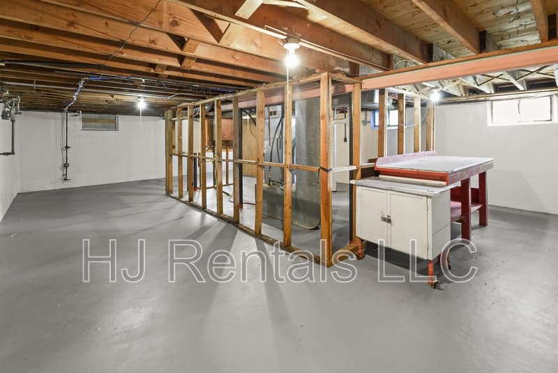 St. Louis House: 10139 Cabot Drive