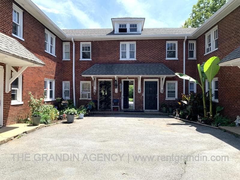 Roanoke House: 1624 Chapman Avenue Southwest