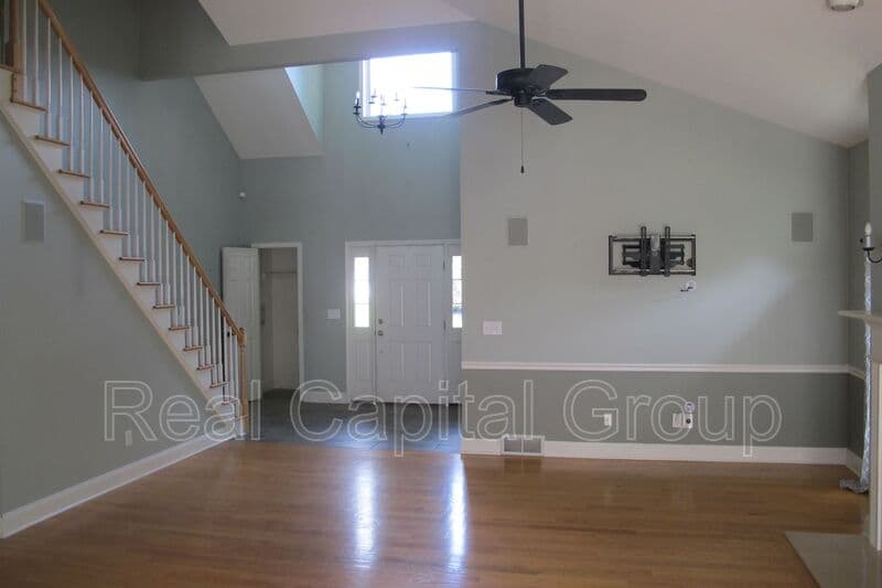 Loudonville House: 26 Cheshire Way