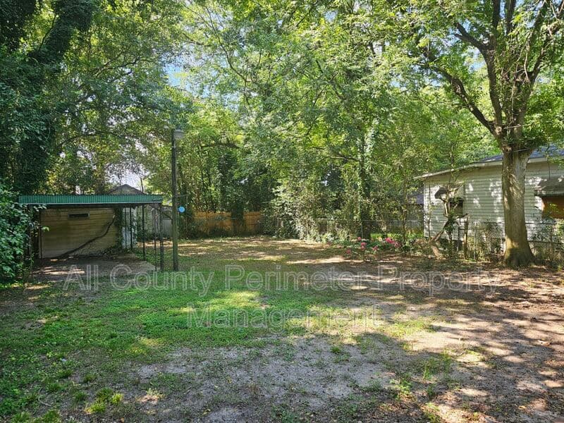 Macon House: 746 Grenada Terrace