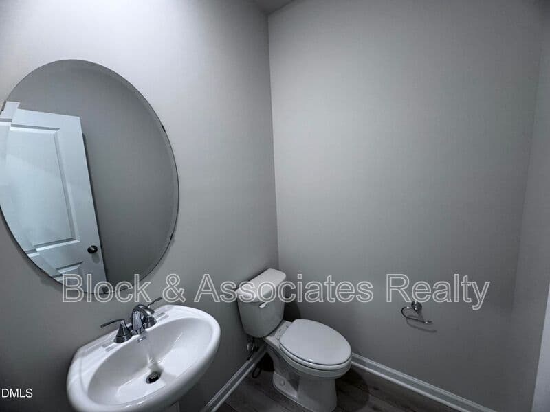 Angier House: 62 Thistle Patch Place