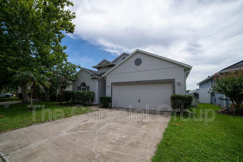 Orlando House: 4434 Waterside Pointe Cir