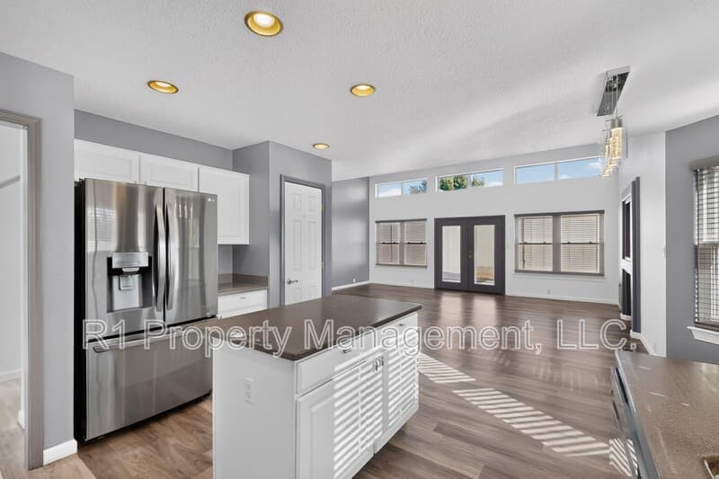 Rio Rancho House: 233 Nicklaus Drive Southeast