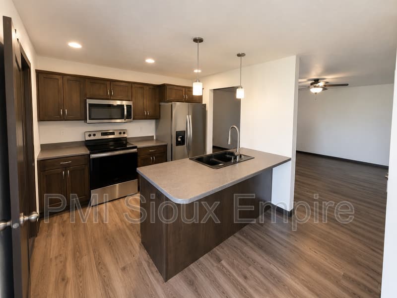 Sioux Falls Townhome: 9600 W Broek Dr