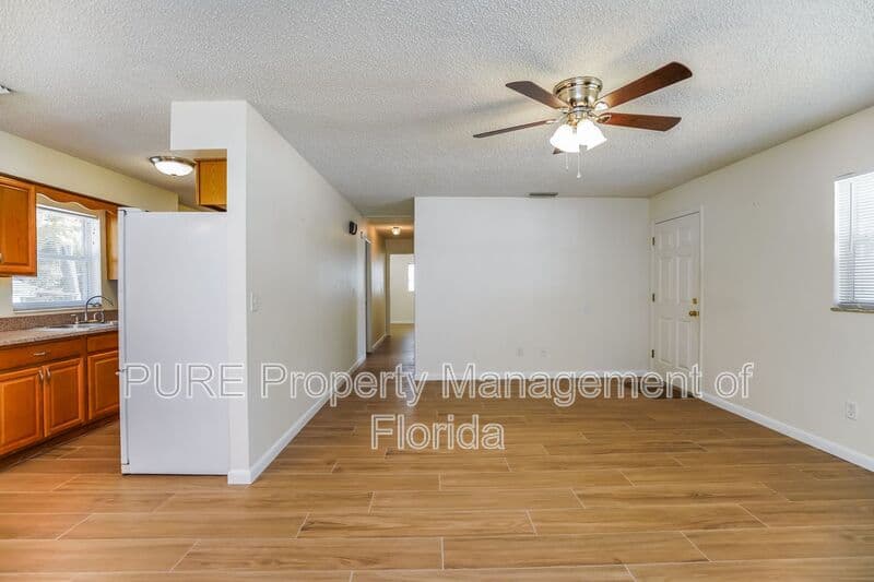 Ocala House: 6807 NW 62nd Place