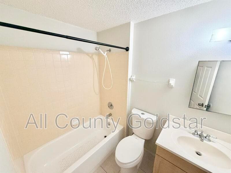 Port Charlotte House: 1150 Le Mars Ave