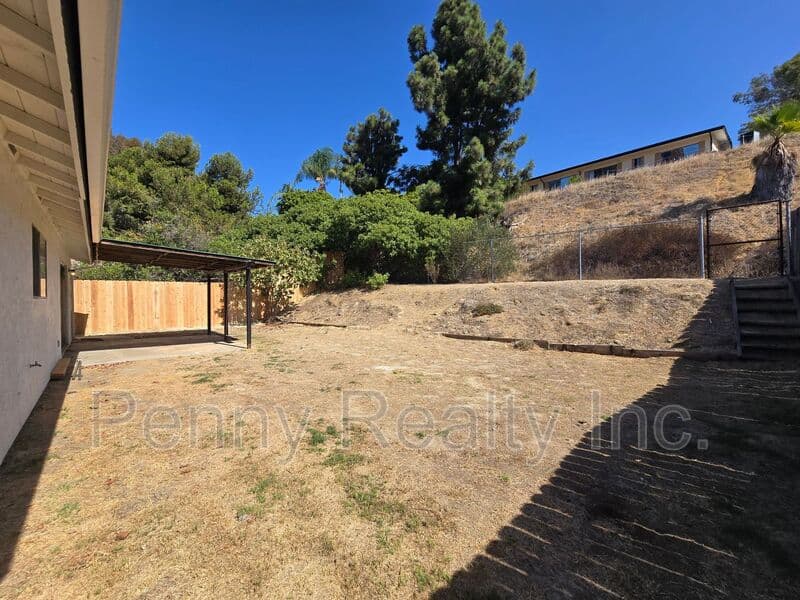 San Diego House: 6046 Reo Pl