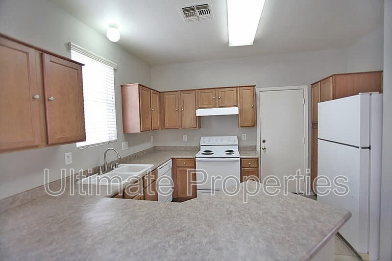 Phoenix House: 5313 W Albeniz Pl