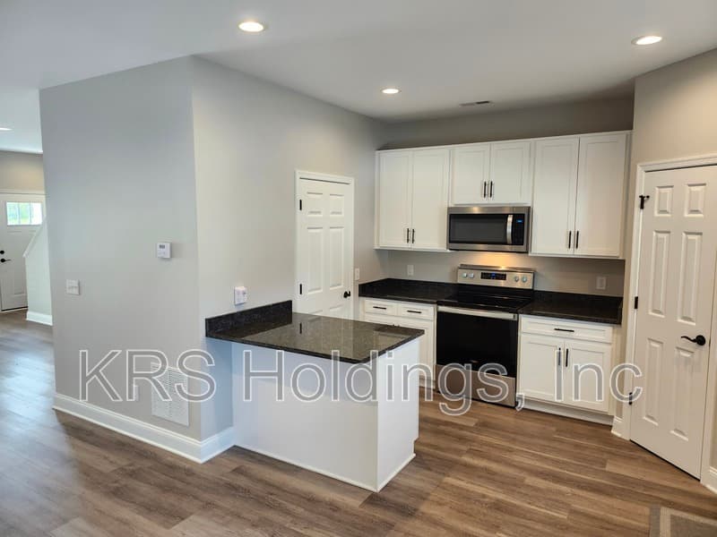 Harrisonburg Townhome: 616 Zephyr Dr