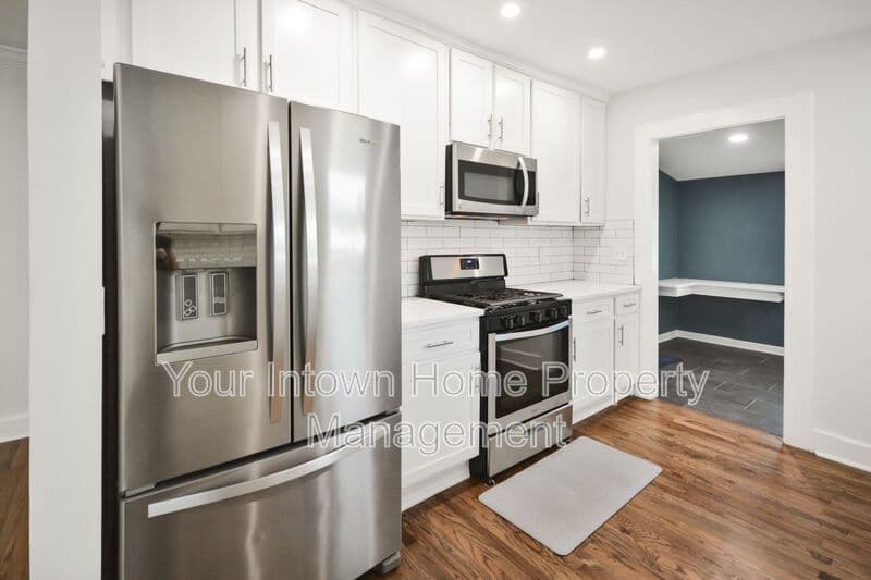 Atlanta House: 959 Dill Ave SW