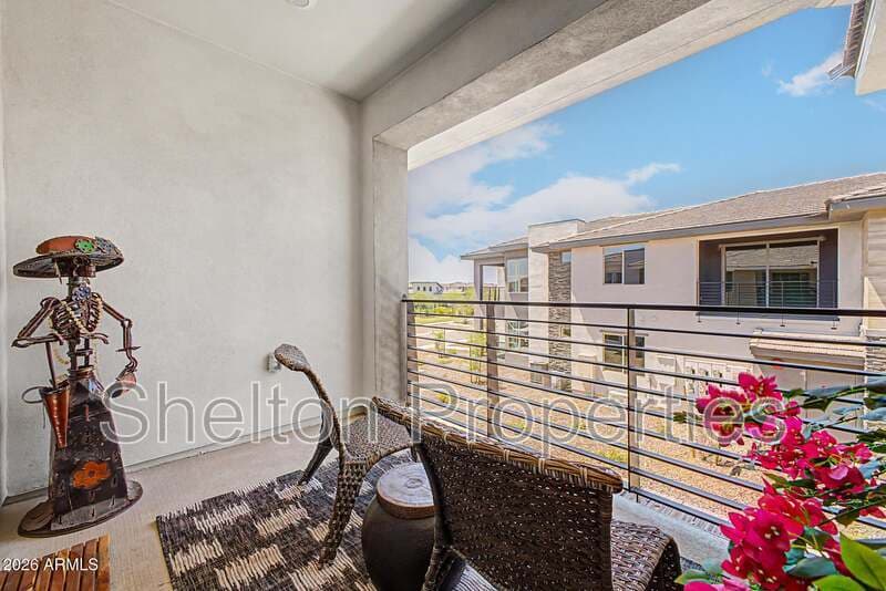 Phoenix Townhome: 2121 W Sonoran Desert Dr, Unit 124