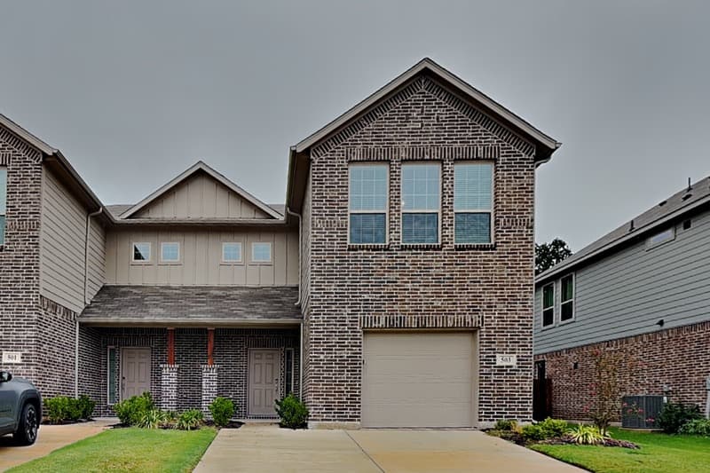 Denton Condo: 503 S Mockingbird Ln