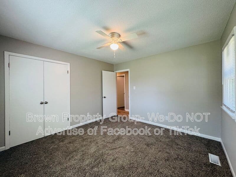 Fayetteville House: 5143 Longbranch Dr