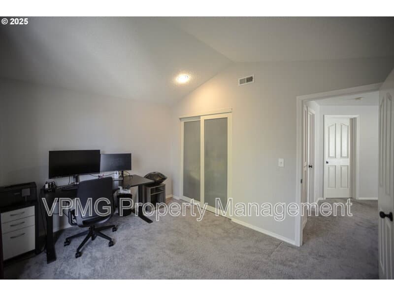 Vancouver House: 16802 Southeast 32nd Street